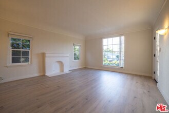 10520 Eastborne Ave in Los Angeles, CA - Building Photo - Building Photo