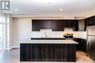 193 Kimpton Dr in Ottawa, ON - Building Photo - Building Photo