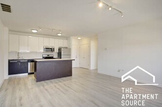 1540 W Glenlake Ave, Unit 5B in Chicago, IL - Foto de edificio - Building Photo