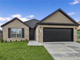 720 Marianne St in Bentonville, AR - Building Photo