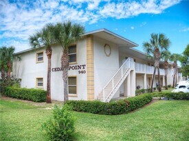 946 15th St in Holly Hill, FL - Building Photo