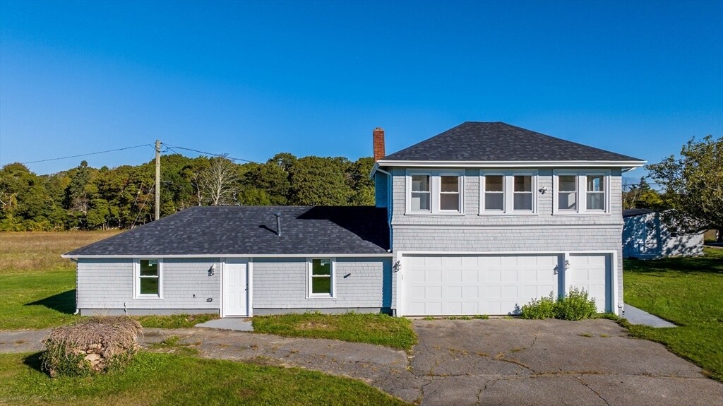 736 Sconitcut Rd in Fairhaven, MA - Building Photo