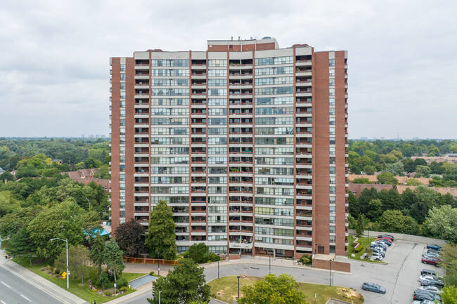 The Camargue in Toronto, ON - Building Photo - Building Photo