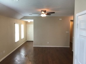 8727 Doskocil Dr in Houston, TX - Building Photo - Building Photo