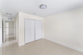 2268 NW 52nd St in Miami, FL - Building Photo - Building Photo
