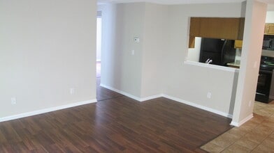9611 Vinca Cir, Unit 3 in Charlotte, NC - Building Photo - Building Photo
