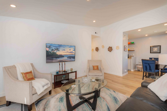 4060 Porte La Paz in San Diego, CA - Building Photo - Building Photo