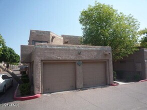 935 N Granite Reef Rd in Scottsdale, AZ - Foto de edificio - Building Photo
