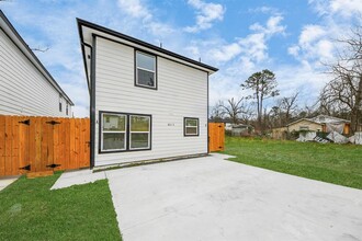 8213 Richland Dr in Houston, TX - Building Photo - Building Photo