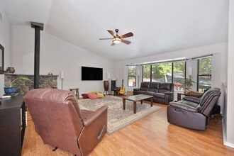 6127 Silverleaf Dr in Foresthill, CA - Building Photo - Building Photo