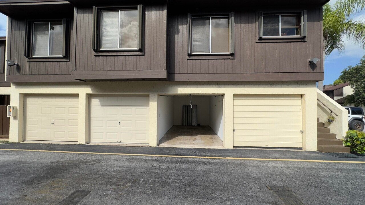 5340 Bosque Ln in West Palm Beach, FL - Building Photo