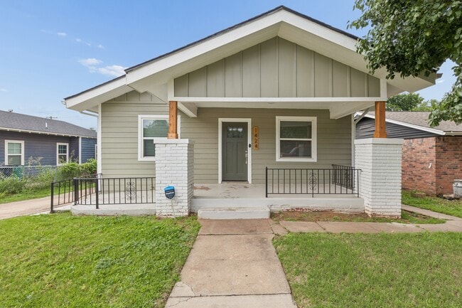 property at 1424 NE 8th St