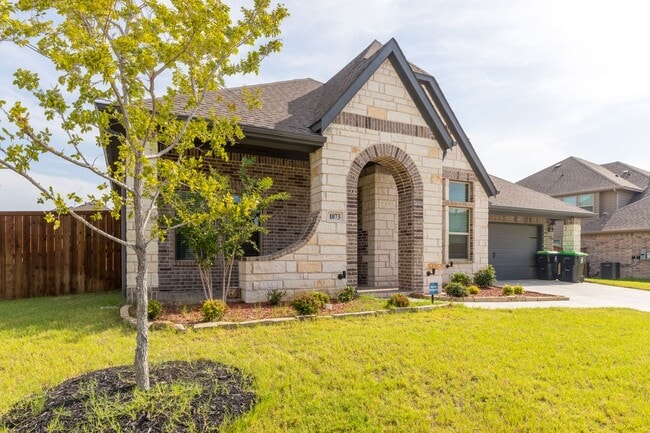 1073 Canuela Way in Justin, TX - Building Photo - Building Photo