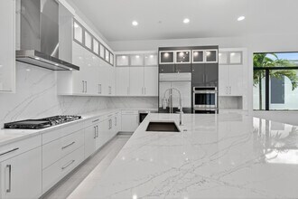 9144 Coral Isles Cir in Palm Beach Gardens, FL - Building Photo - Building Photo