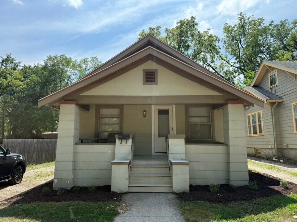 201 Koch Ave in Ann Arbor, MI - Building Photo