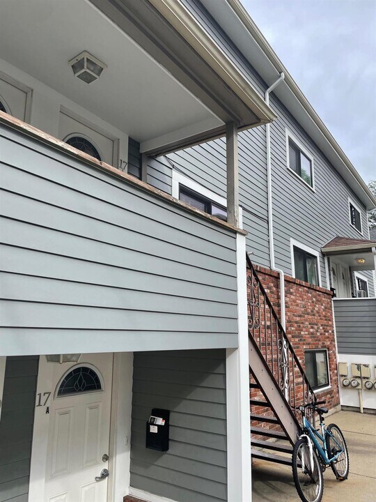 13 Suffolk St in Cambridge, MA - Building Photo