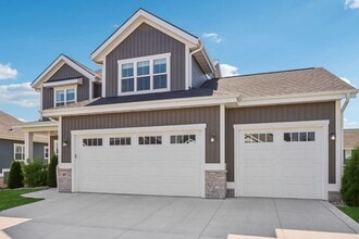 807 Lynn St in Waunakee, WI - Building Photo - Building Photo