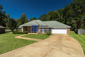 661 Post Oak Place in Pearl, MS - Foto de edificio - Building Photo