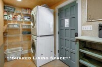 226 E Ave Q10 photo'