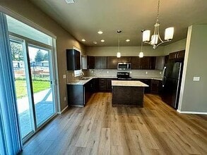 9304 E Dean Ln in Spokane Valley, WA - Building Photo - Building Photo