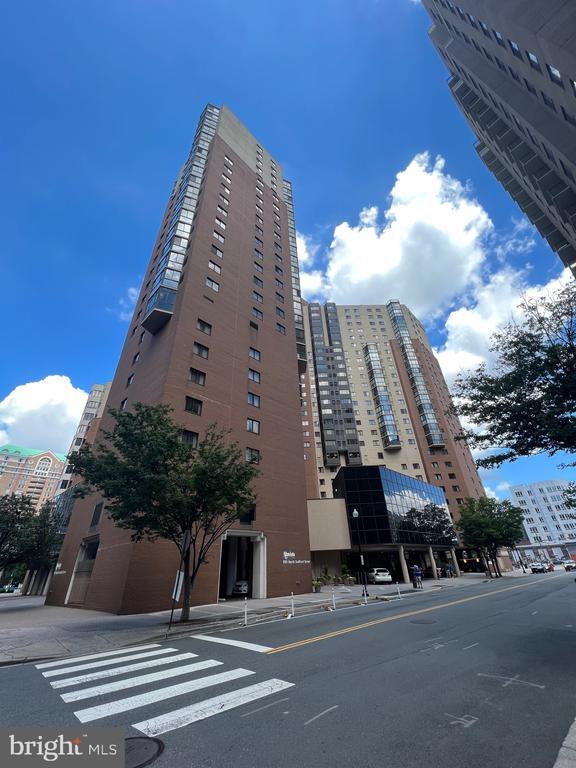 property at 900 N Stafford St