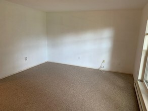 31 Wellington Dr, Unit 31 in Farmington, CT - Building Photo - Building Photo