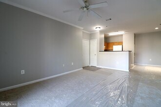 5117 Travis Edward Way, Unit 5117E in Centreville, VA - Building Photo - Building Photo