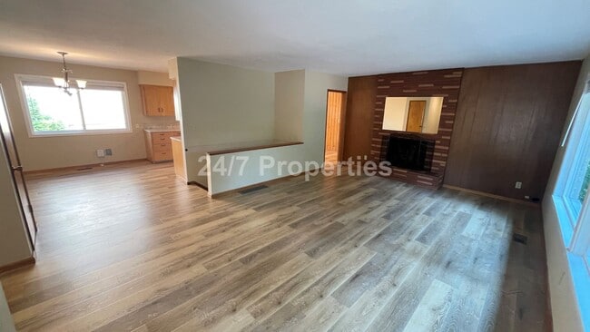 1103 Charman St in Oregon City, OR - Building Photo - Building Photo