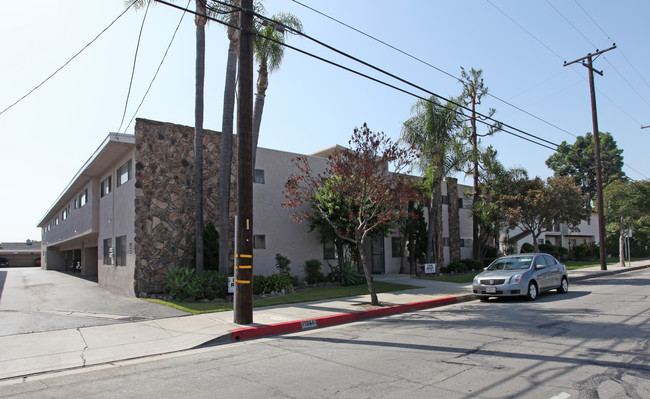 New Yorker in Downey, CA - Foto de edificio - Building Photo