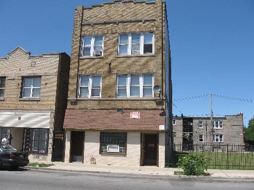 4876 W Armitage Ave in Chicago, IL - Foto de edificio