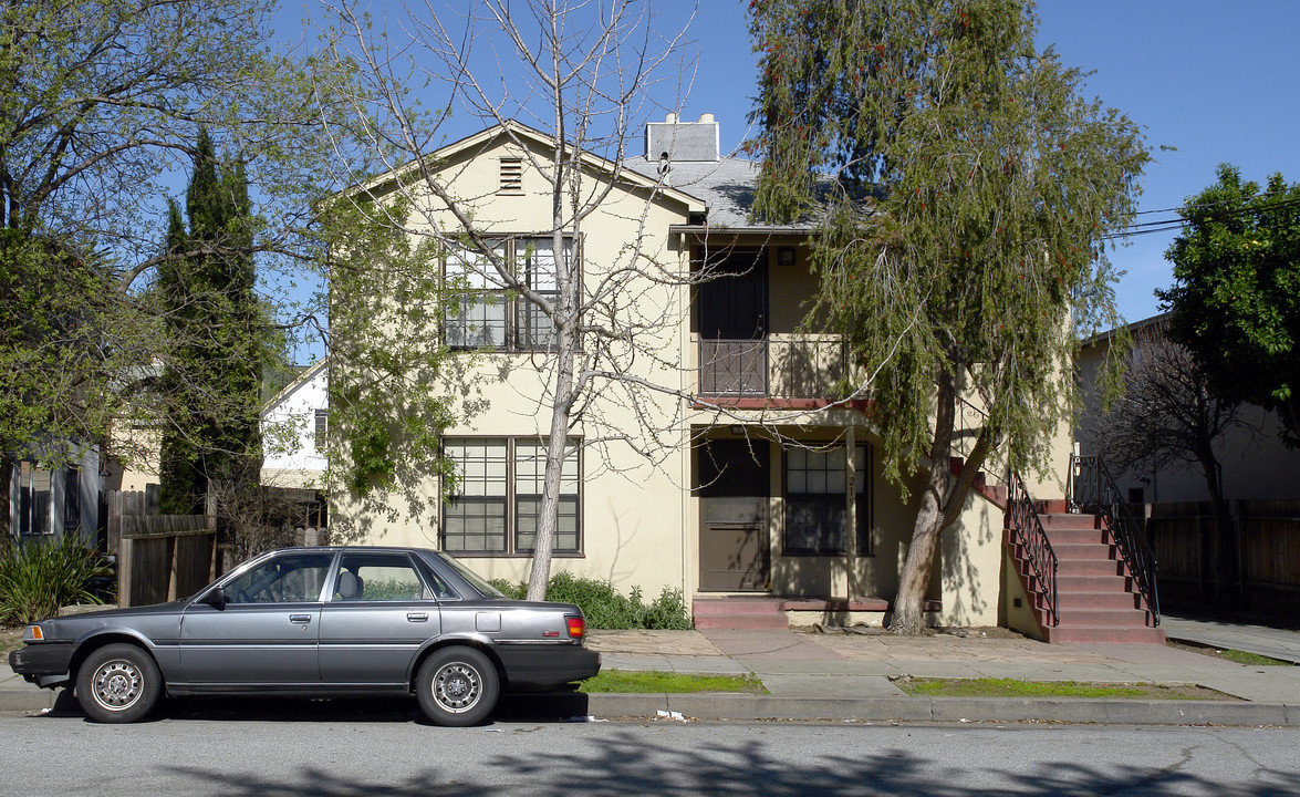 215 Samson St in Redwood City, CA - Building Photo