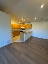 1095 NE Hidden Valley Dr in Bend, OR - Building Photo - Building Photo