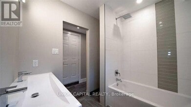 37 Roughley St in Bradford West Gwillimbury, ON - Building Photo - Building Photo