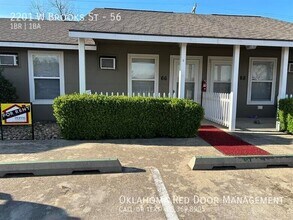 2201 W Brooks St in Norman, OK - Building Photo - Building Photo