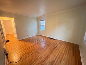 241 Boston St in Syracuse, NY - Foto de edificio - Building Photo