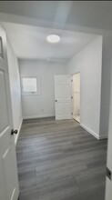 1582 W 29th St, Unit 1 in Los Angeles, CA - Foto de edificio - Building Photo
