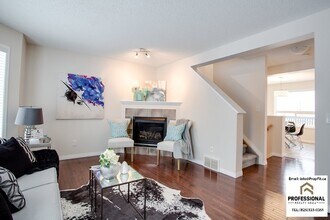 9223 Scott Ln NW in Edmonton, AB - Building Photo - Building Photo