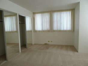 98-487 Koauka Loop, Unit Pent House 1701 in Aiea, HI - Foto de edificio - Building Photo