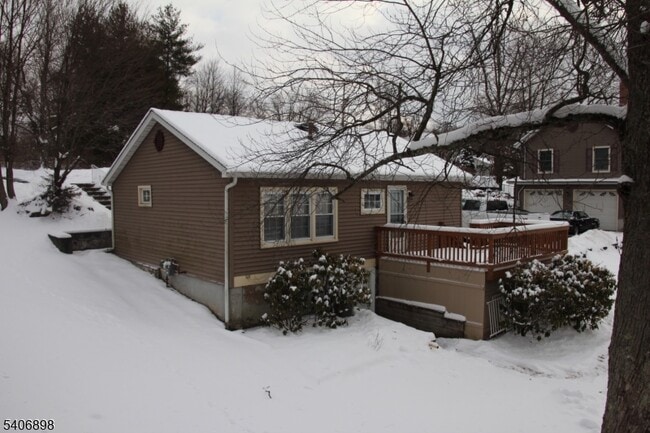 property at 31 Ringwood Ln