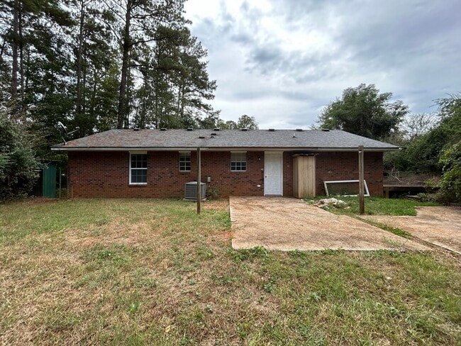 2920 Lone Oak Rd in Grantville, GA - Building Photo - Building Photo