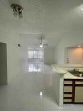 2946 S University Dr in Davie, FL - Building Photo - Building Photo