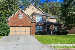 1567 Squire Hill Ln in Lawrenceville, GA - Building Photo