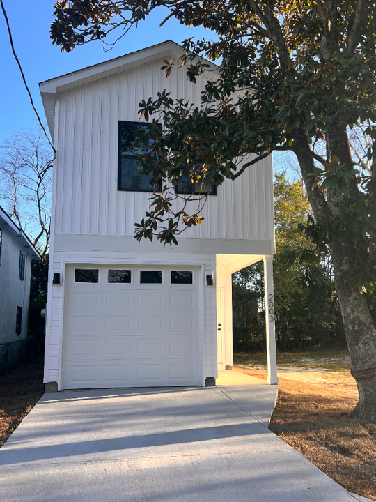 2003 Forest Ave in North Charleston, SC - Building Photo