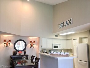 1220 Wildwood Lakes Blvd in Naples, FL - Building Photo - Building Photo
