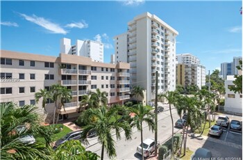 1670 Bay Rd-Unit -6B in Miami Beach, FL - Building Photo - Building Photo