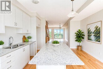 1667 Bur Oak Ave in Markham, ON - Building Photo - Building Photo