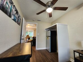 3547 Cheswick Dr in Holiday, FL - Building Photo - Building Photo