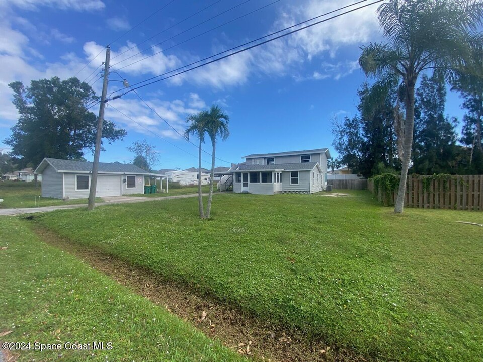 710 La Veta Dr in Melbourne, FL - Building Photo