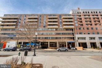 1200 23rd St NW in Washington, DC - Foto de edificio - Building Photo