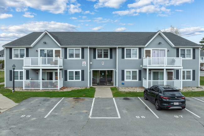 Somerset Gardens Condominiums in Taunton, MA - Foto de edificio - Building Photo